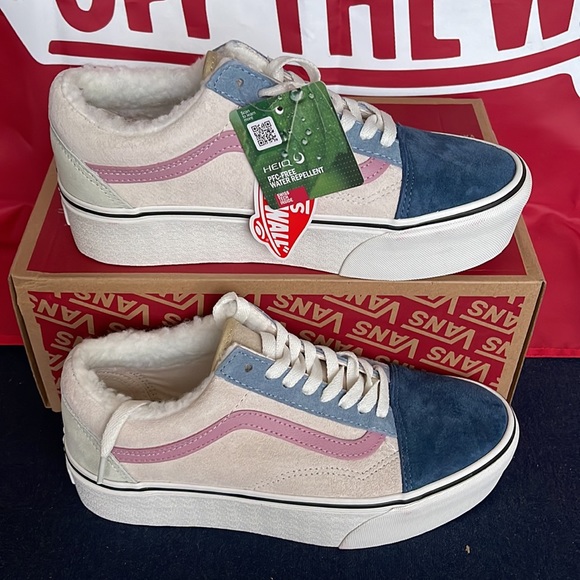 Vans Old Skool Stacked 
Pig Suede/Sherpa Multi Co
VNOA7Q5MMUL
WMNS Platforms - Picture 2 of 16